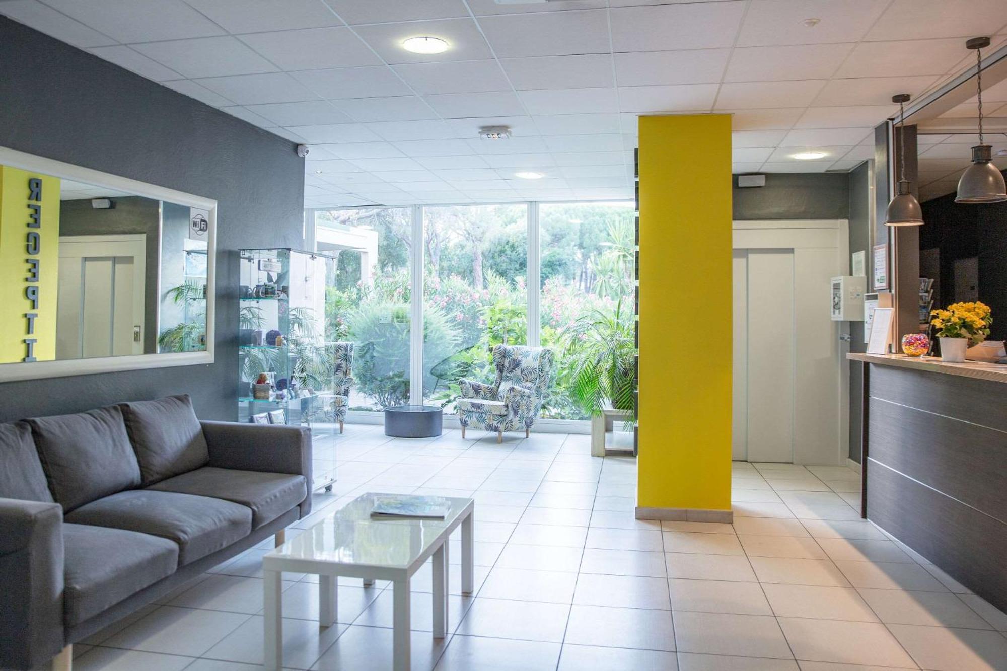 Comfort Aparthotel Frejus La Tour De Mare Екстериор снимка