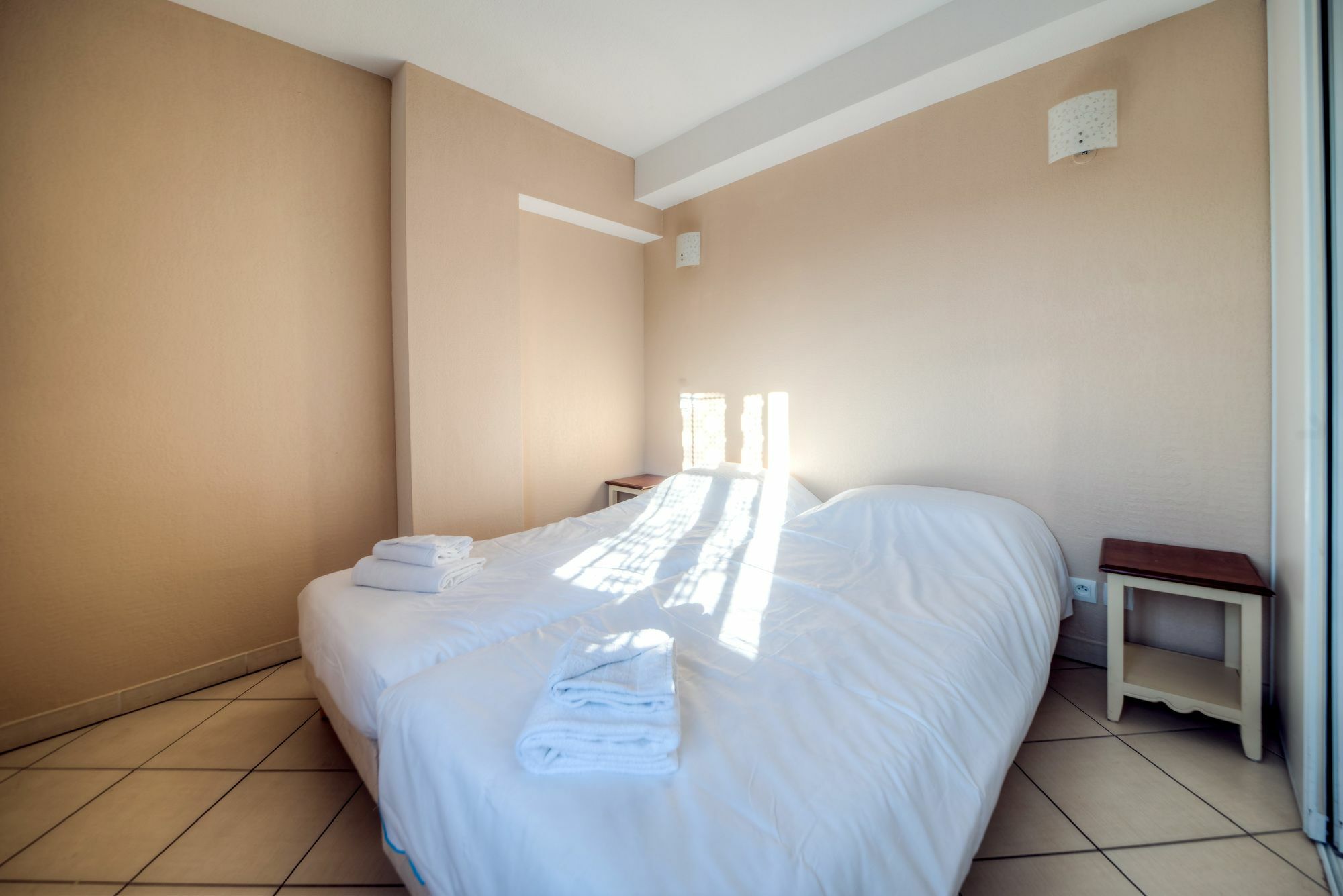 Comfort Aparthotel Frejus La Tour De Mare Екстериор снимка