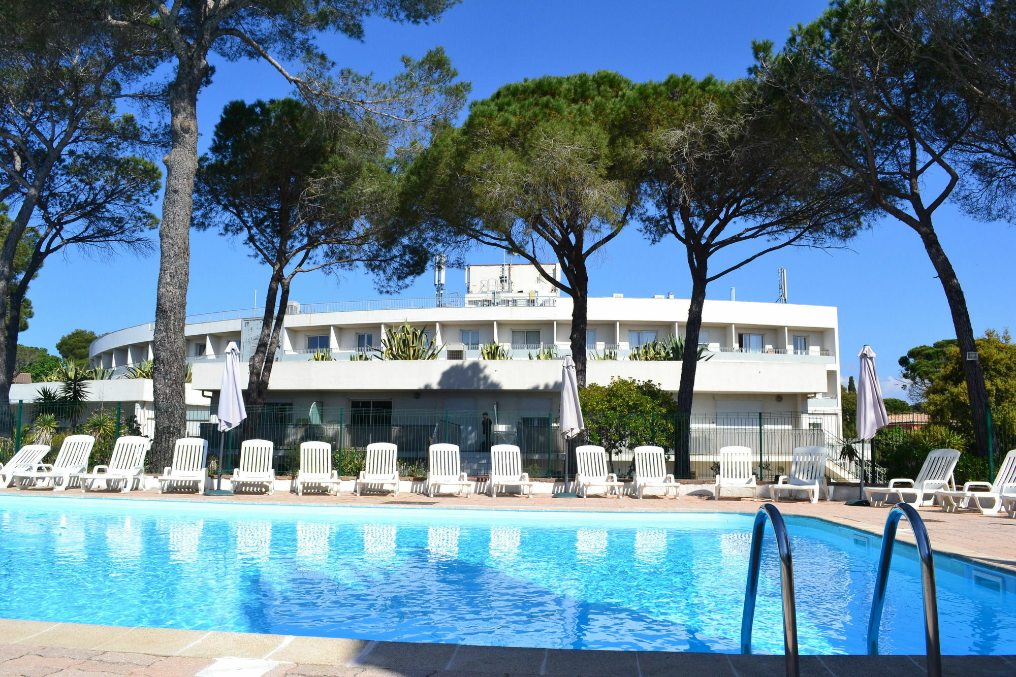 Comfort Aparthotel Frejus La Tour De Mare Екстериор снимка